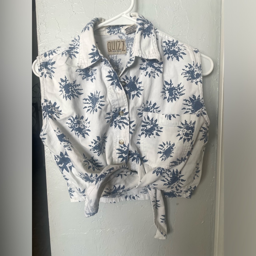 Quiz vest top